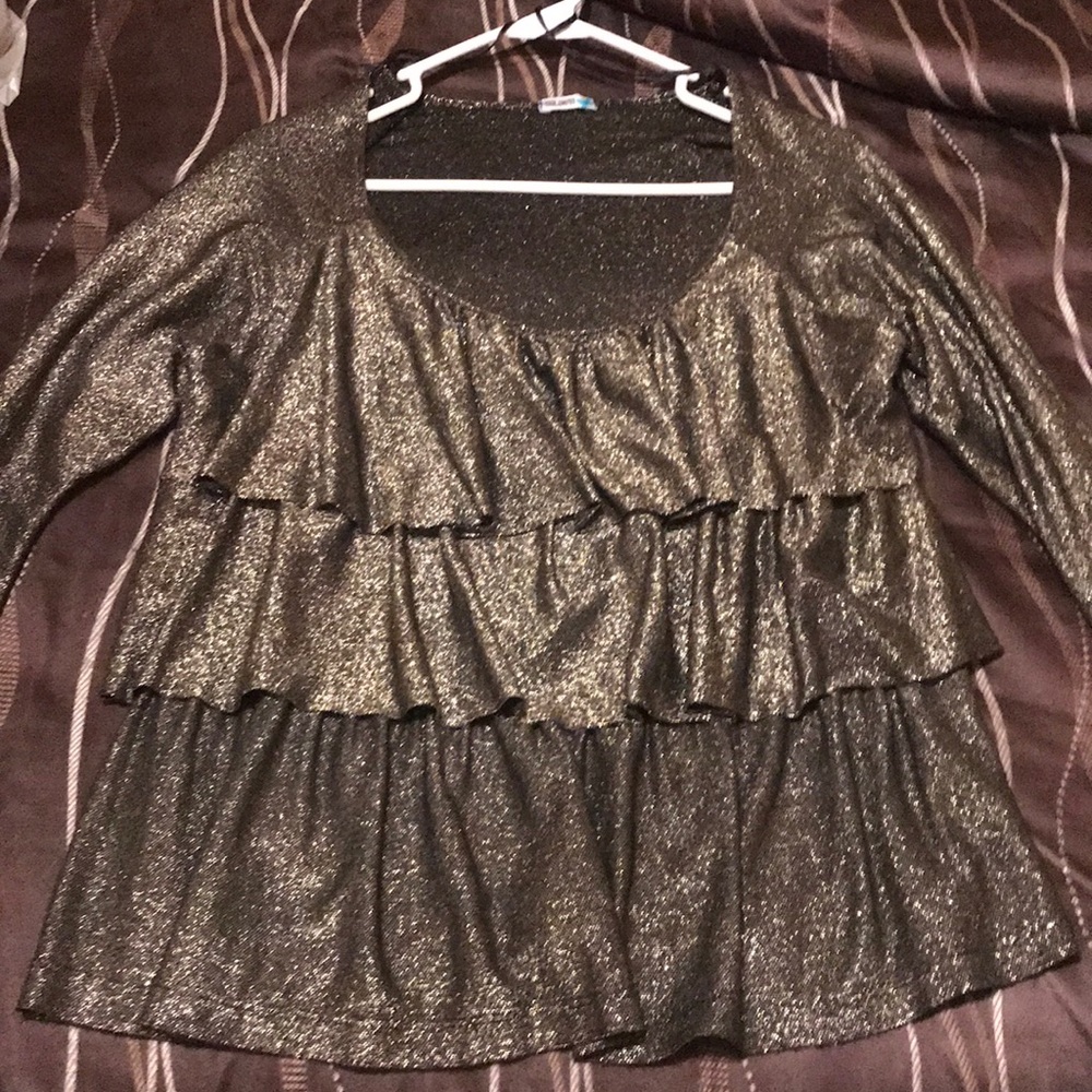 Sparkling light weight knitted sweater